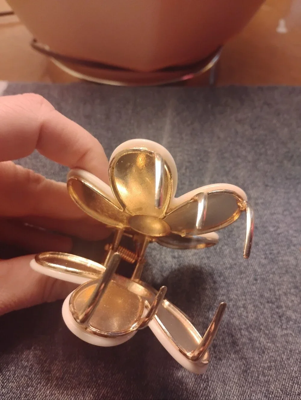 NWOT Gleaming Gold & Cream Jasmine Flower Enamel Finished  Hair Clip